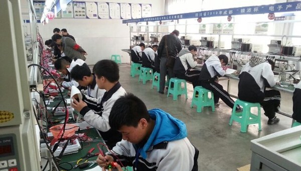 四川省崇州市職業(yè)中專學校電子技術應用專業(yè)