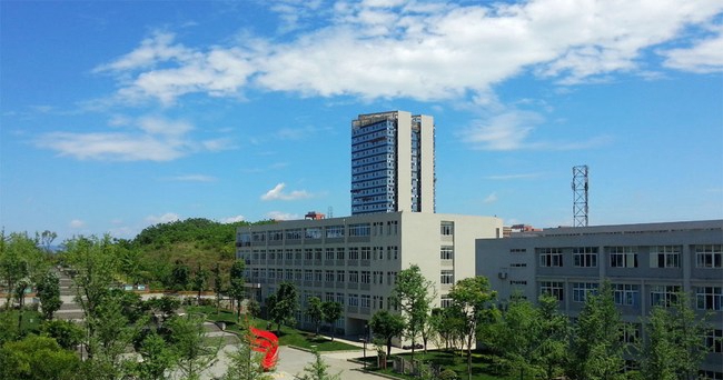成都市工業(yè)職業(yè)技術(shù)學(xué)校校園風(fēng)光