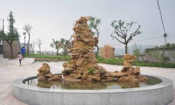 自貢市高級(jí)技工學(xué)校(自貢市職業(yè)培訓(xùn)學(xué)院)校園一角