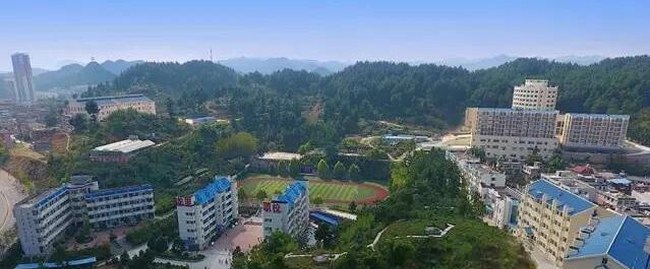 貴州省龍里中等職業(yè)學(xué)校校園全景