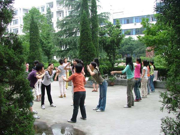 成都幼師學(xué)校環(huán)境怎么樣？