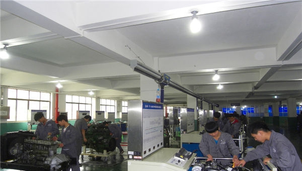 貴州電子信息技師學(xué)院(貴州電子信息高級(jí)技工學(xué)校)汽車維修與裝飾專業(yè)介紹