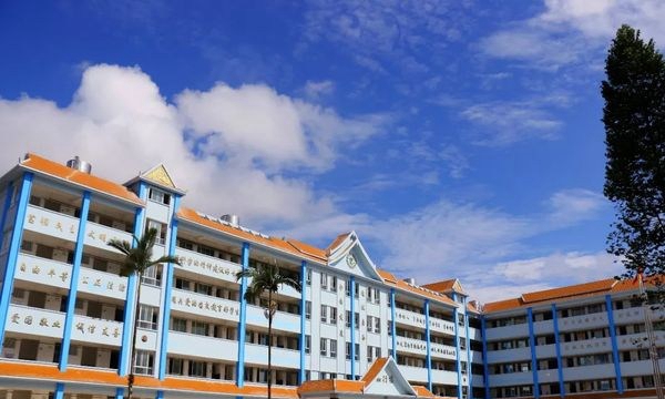 景洪市職業(yè)高級中學(xué)校園教學(xué)樓