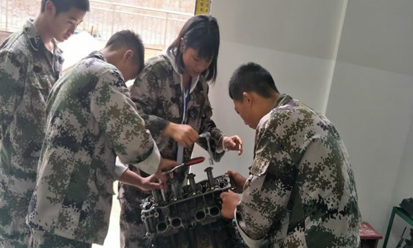 文山七都職業(yè)學(xué)校汽修