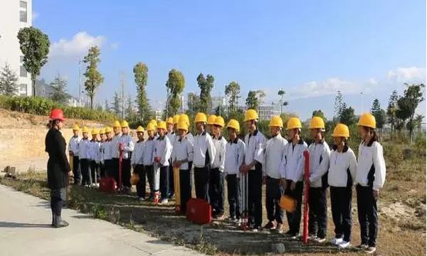 臨滄財(cái)貿(mào)學(xué)校工程造價(jià)專業(yè)實(shí)訓(xùn)