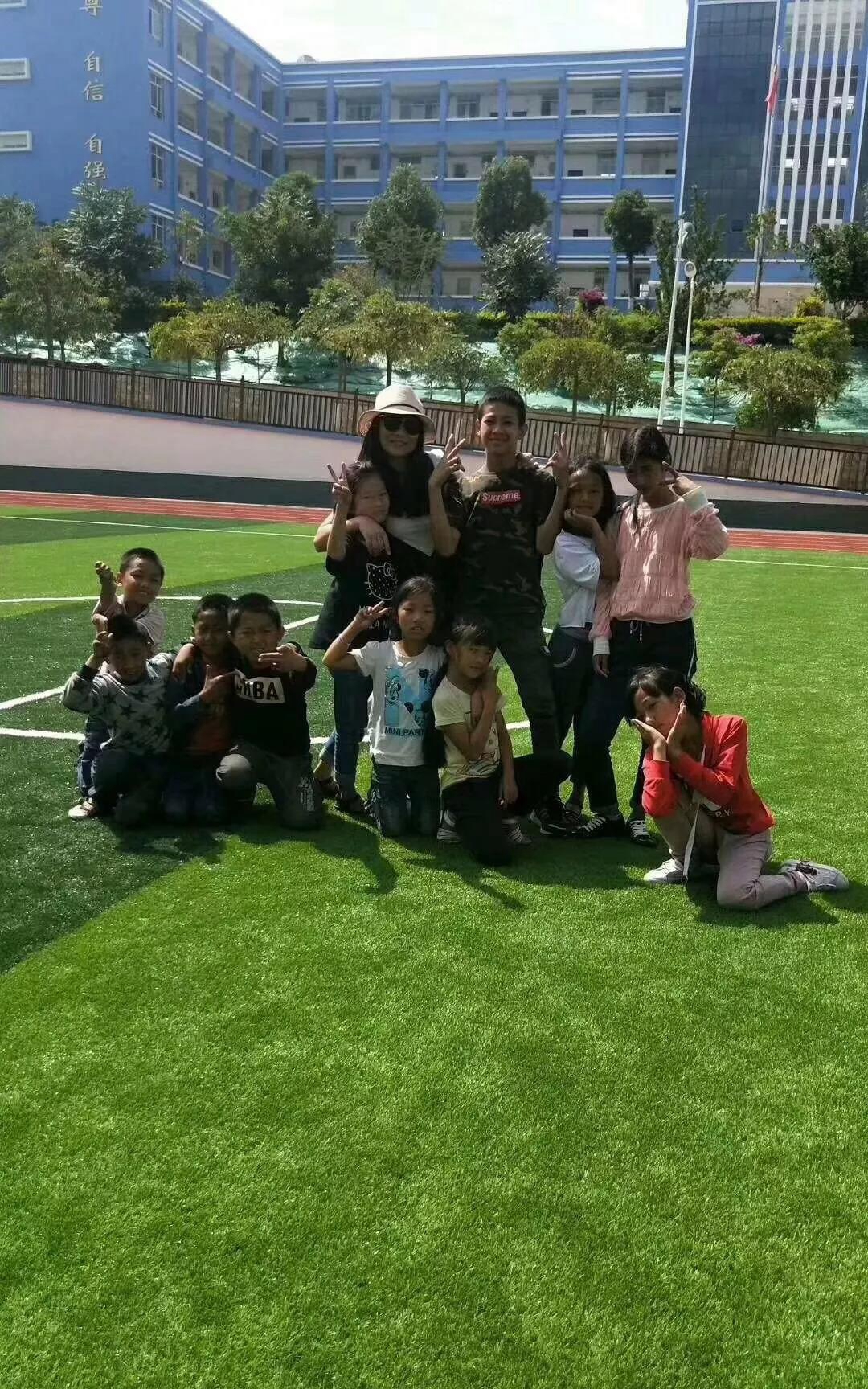 臨滄市特殊教育學校合影