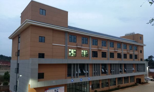 彌勒卓越中等職業(yè)技術學校教學樓1