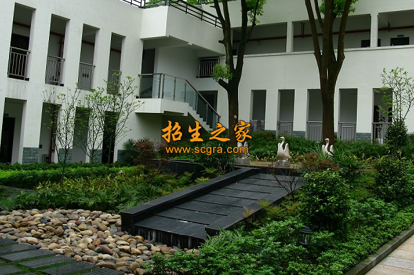 學(xué)校環(huán)境