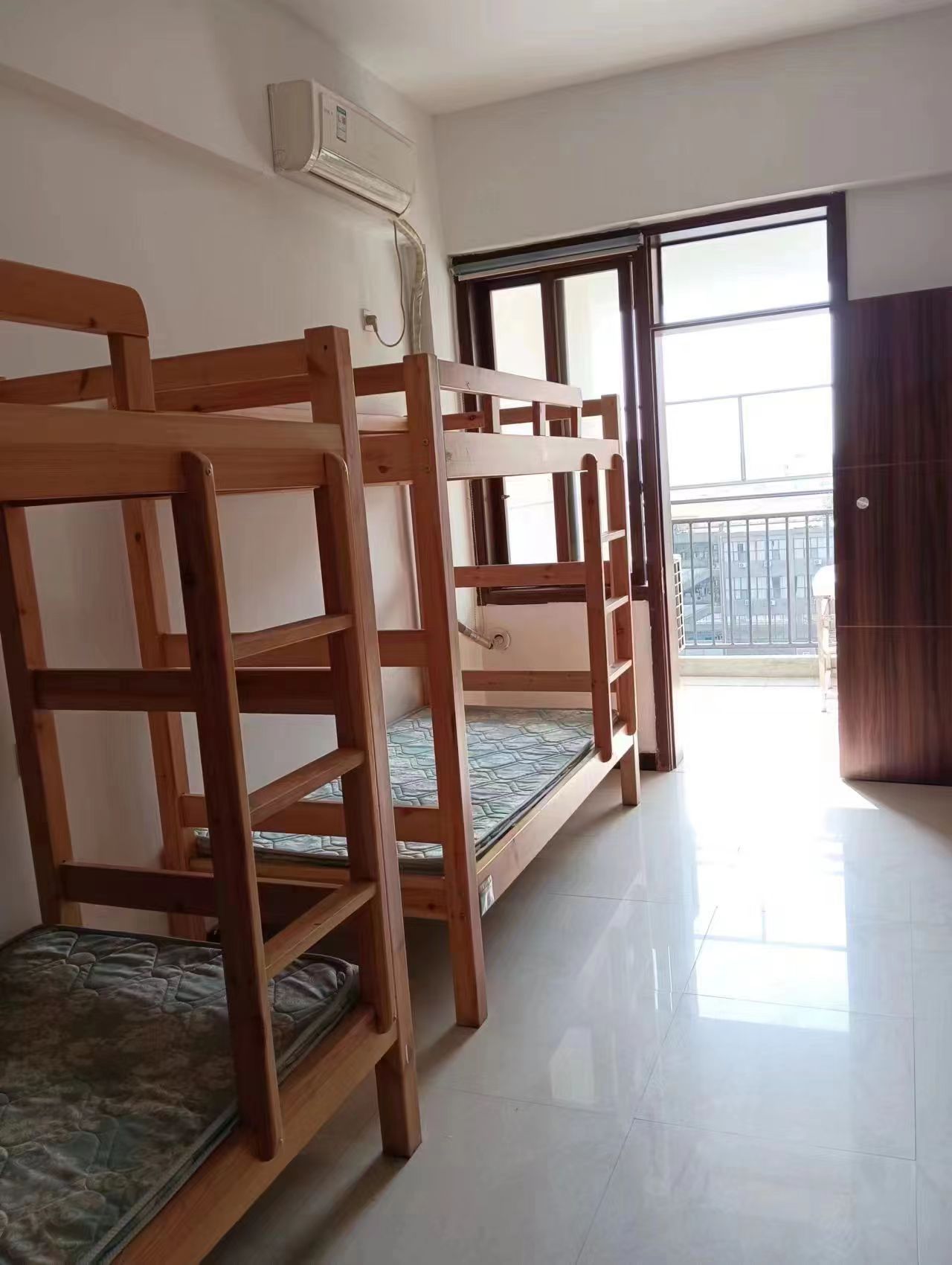 成都美思單招培訓(xùn)學(xué)校宿舍寢室